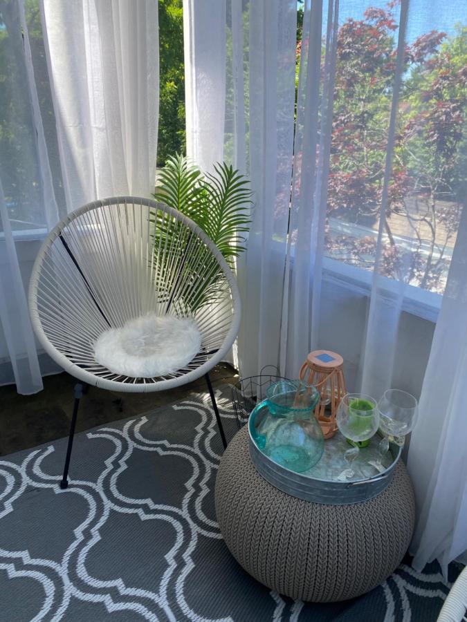 Cozy, Upstairs Apartment Pets Welcome With Fee Family Friendly Close To Everything كليفلاند المظهر الخارجي الصورة